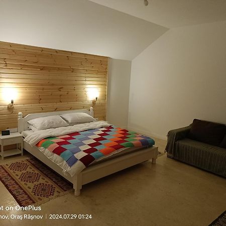 מלון Rîşnov Imperfect House מראה חיצוני תמונה