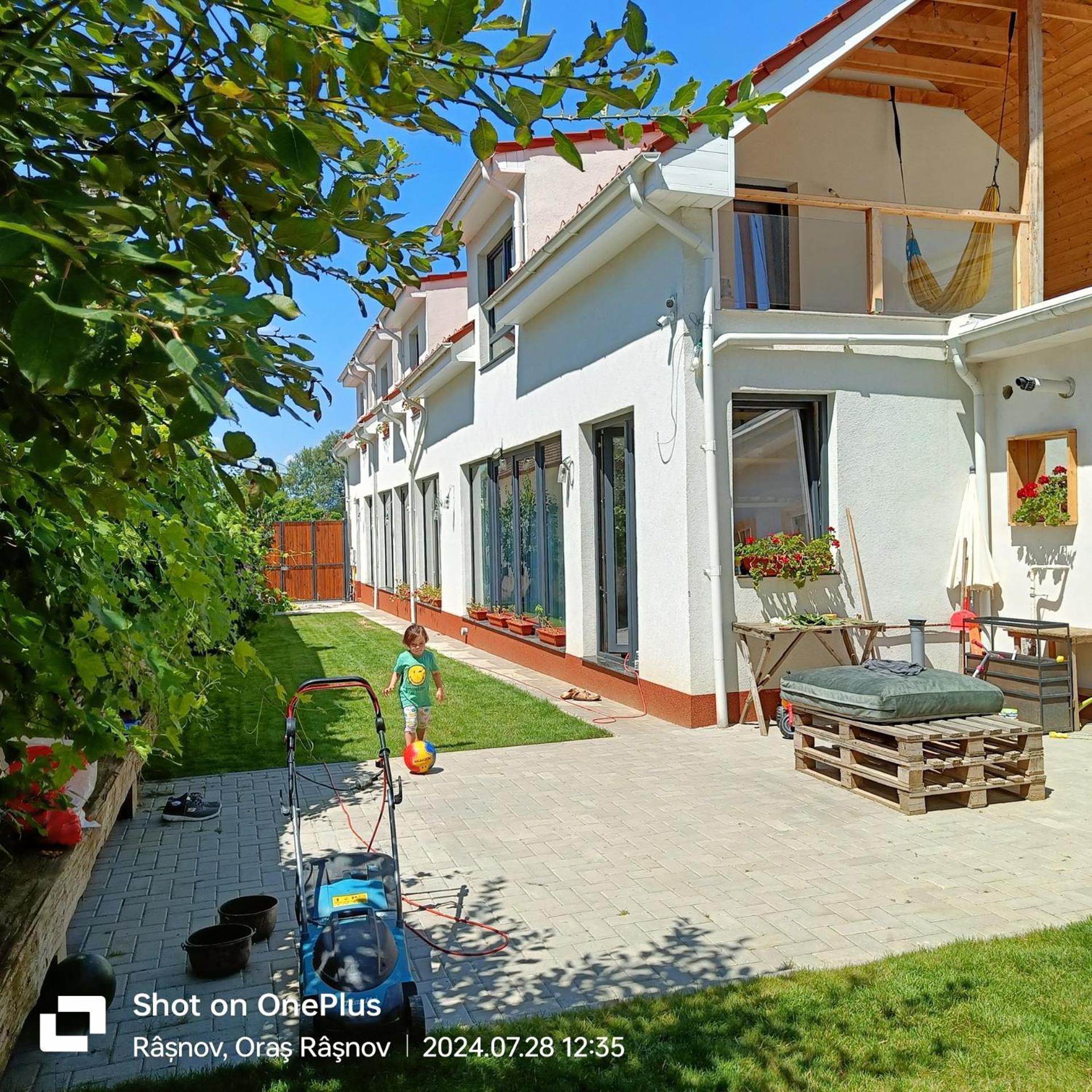 מלון Rîşnov Imperfect House מראה חיצוני תמונה