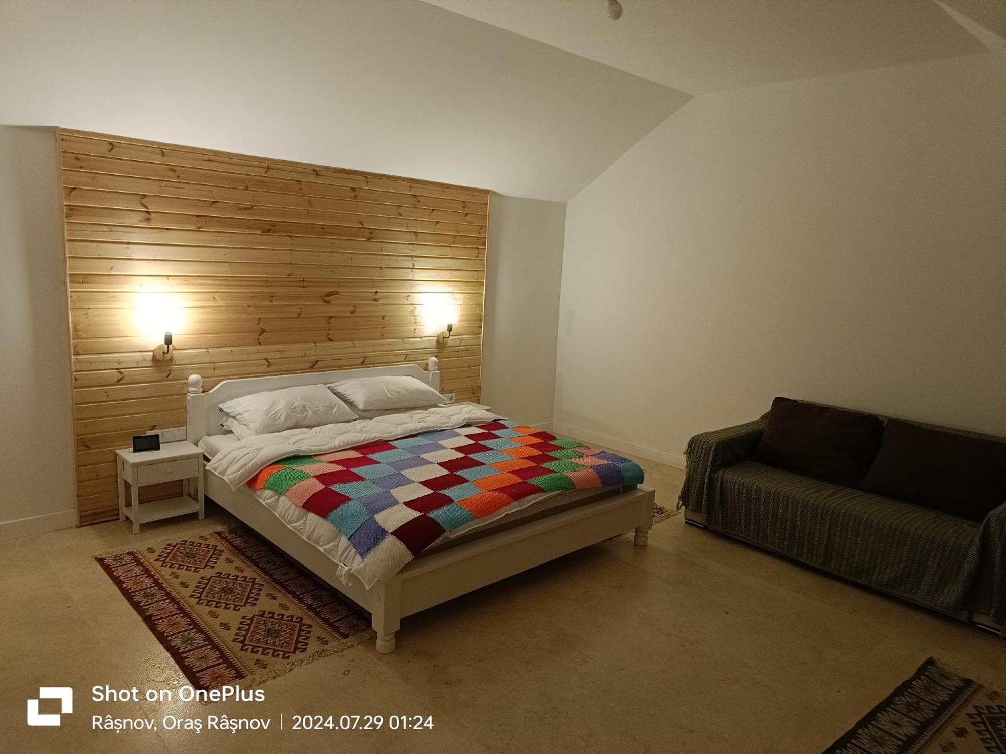 מלון Rîşnov Imperfect House מראה חיצוני תמונה