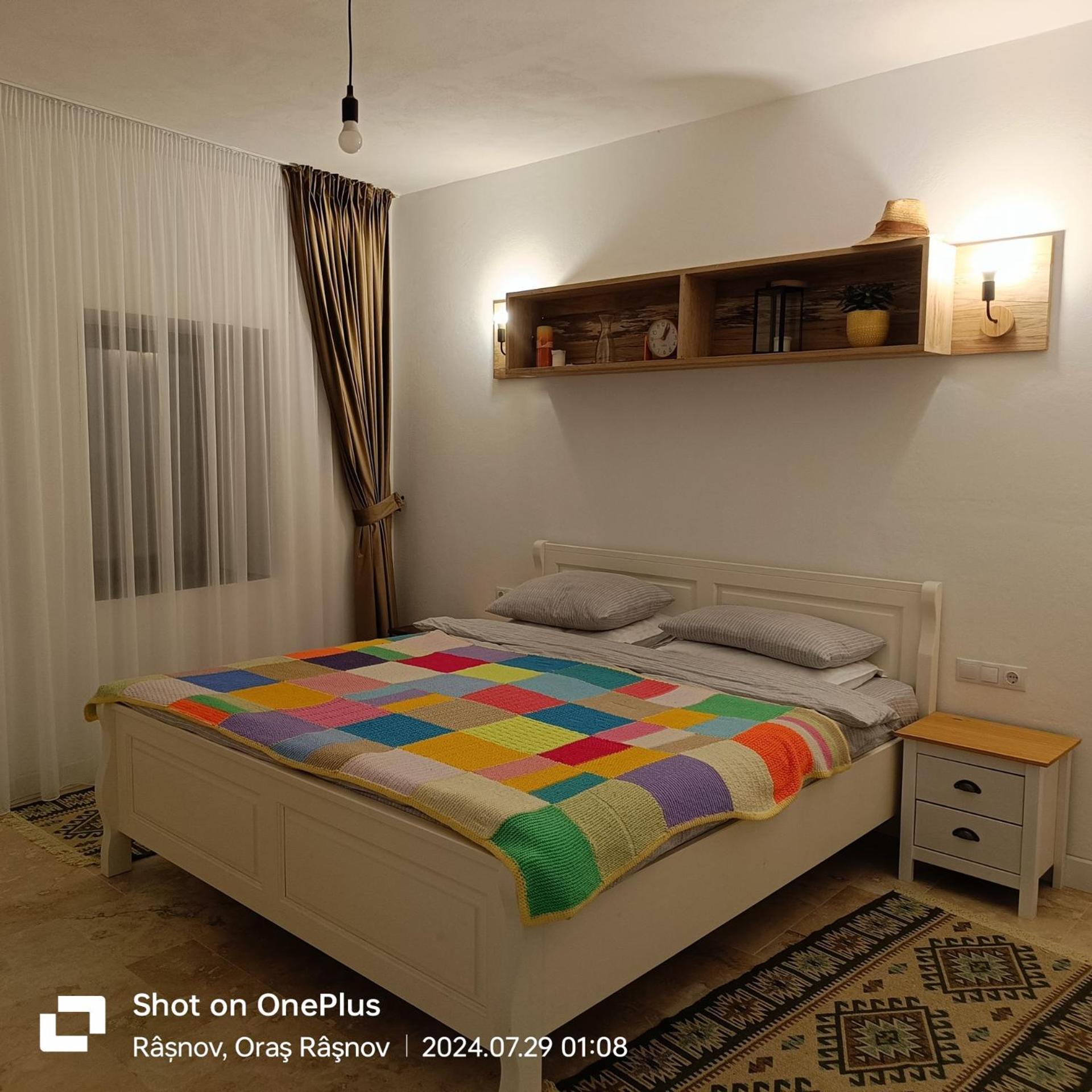מלון Rîşnov Imperfect House מראה חיצוני תמונה